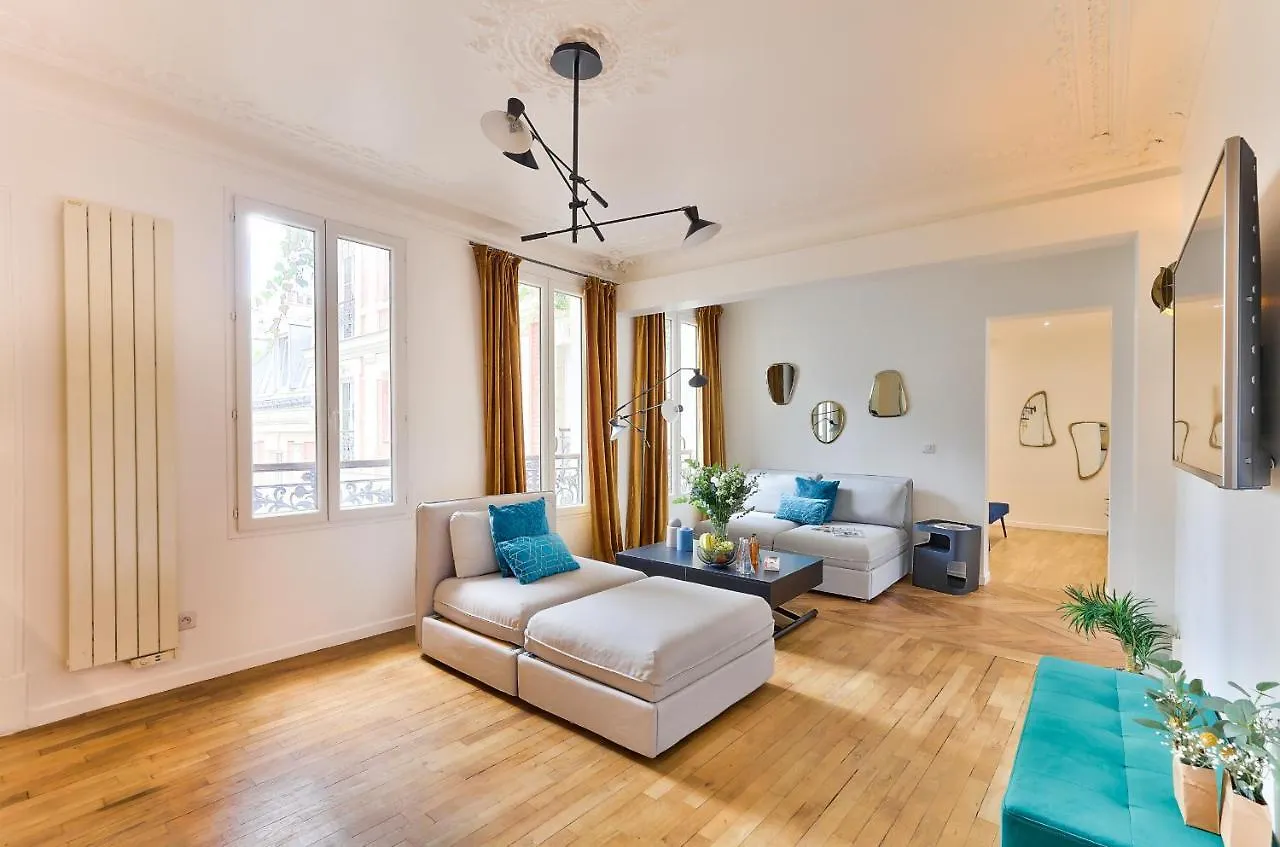 99 - Urban Fabulous 6 Bedrooms Apartament