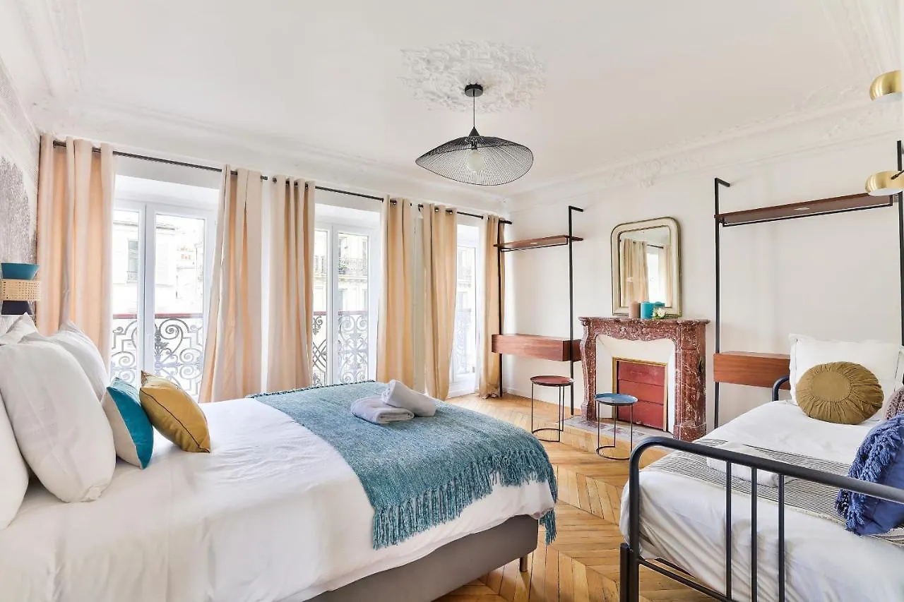 99 - Urban Fabulous 6 Bedrooms Paris